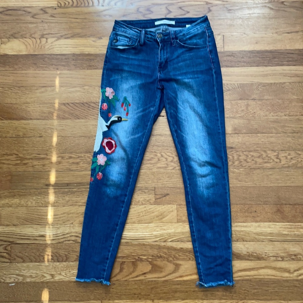 KanCan embroidered bird and flowers jeans ankle length 25/0